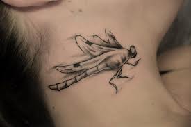 Тату зі &laquo;стрекозою&raquo;