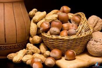 ГОРІШКИ Й ІНШОГО ТРІШКИ