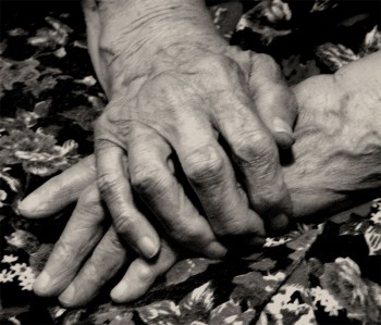 Коли оспівують красу жіночих рук: