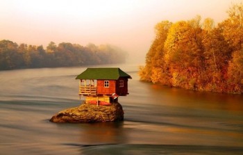 Я вертаю в холодну Вінницю