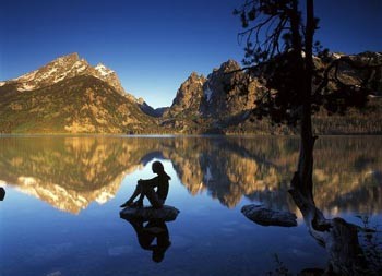 Самотня сиділа