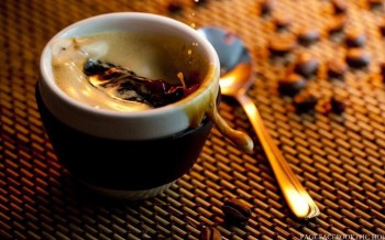 Медова кава з присмаком інтриги