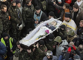 Кричала мати