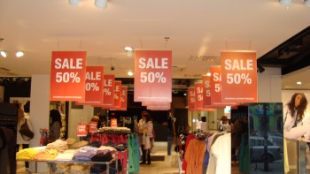 Распродажи, как способ экономить средства.