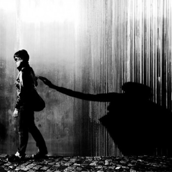 …Тінню безликою…