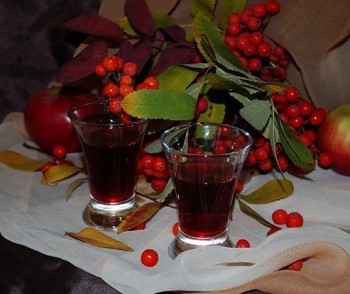 Ілюзія правдивості (Горобиновий лікер)