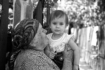 Бавить бабуся внучка