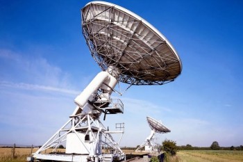 Про відносність, дім та космос