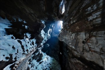 Вночі,  з думками крижаними