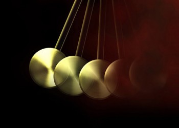 Часу хитнувся маятник