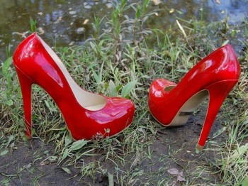 Червоні туфлі