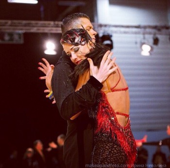 Я світла тінь від музики