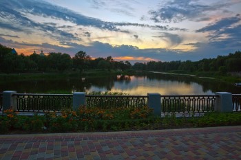 А тихо так, як бачилось у снах