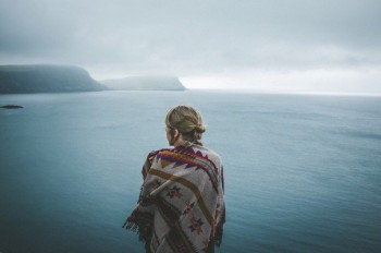 Море кричущих знамен