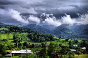 Там,  де буваю щасливою