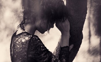 Я від тебе за тисячу миль...