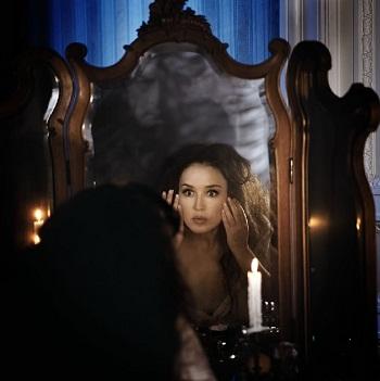 Зеркал полуразрушенный чертог...