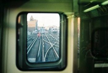 Через завісу висірілих дум