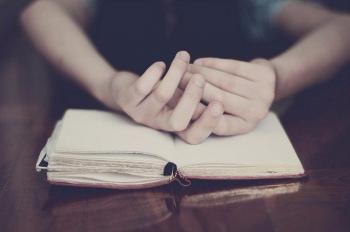 Мабуть,  легко живеться бездушним