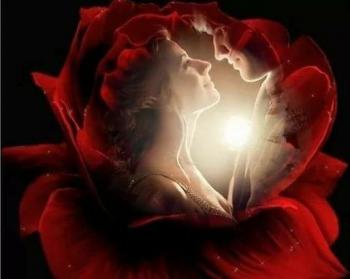 Занурююсь в тепло твоїх долонь