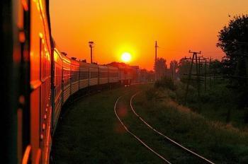 Потяг рушає