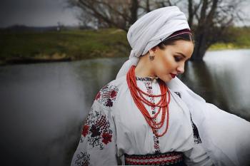 Пісня понад гаєм...