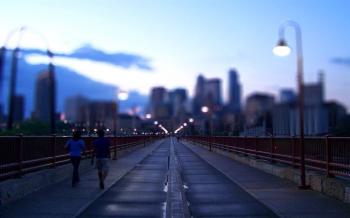 Ніч прокладає любов