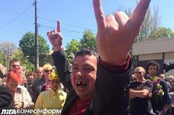 Рвучи кайдани