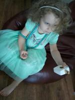 Веселкова дівчинка