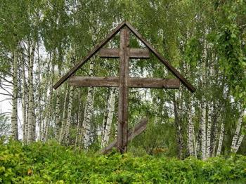 Жалко тех,  кто умер в изгнании...