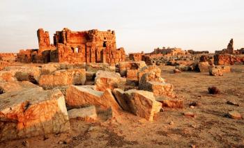 Древний жемчуг розовеет. Рондель