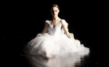 Біла лебедиця