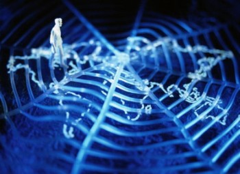 По той бік монітору