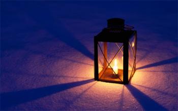 Світловий промінь і світловий пучок. Закон прямолінійного поширення світла