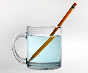 Заломлення світла на межі поділу двох середовищ. Закони заломлення світла