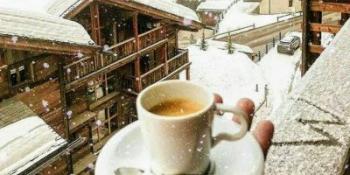 Чи то сніжинки