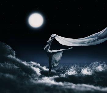 Зяють, як чорні діри, прозорі офіси...