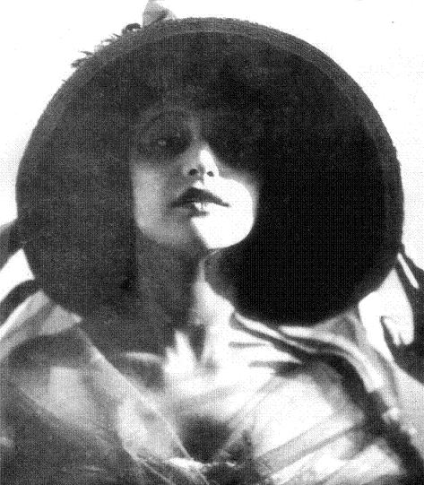 Вера Холодная