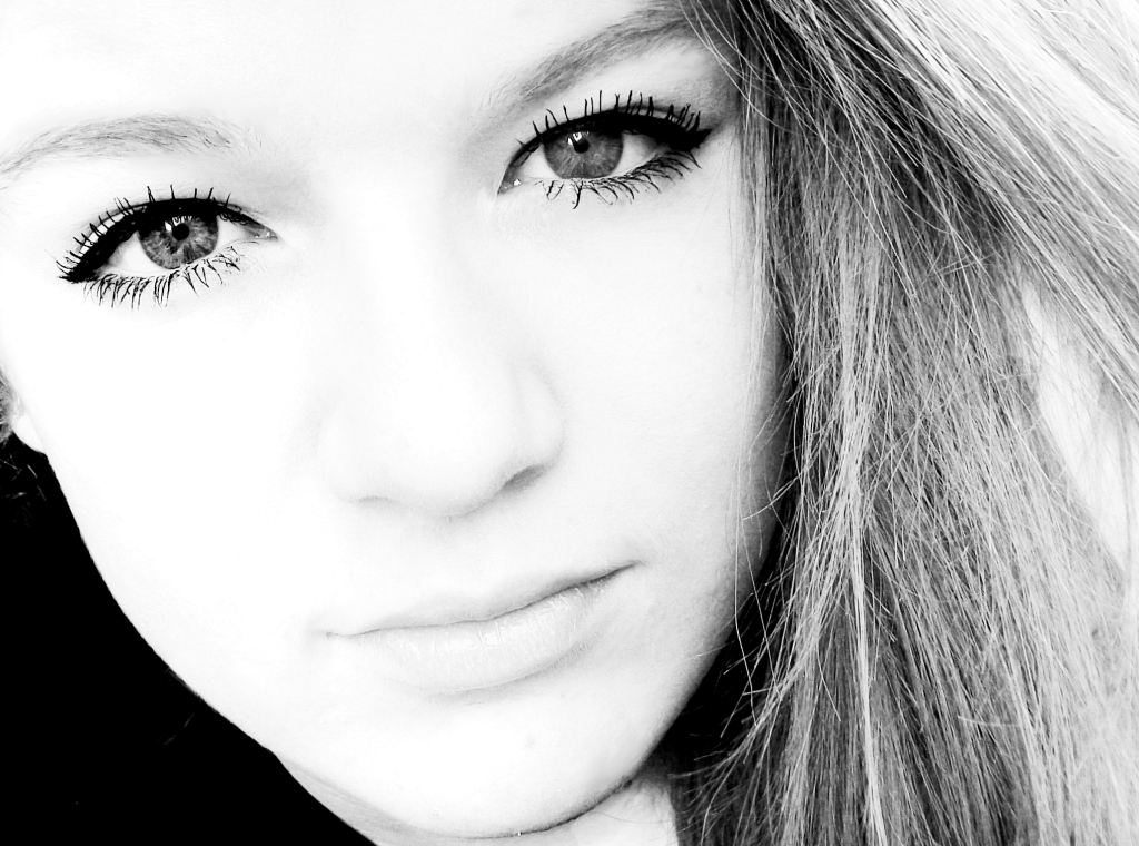 КОЛЬОРОВИЙ КІТ