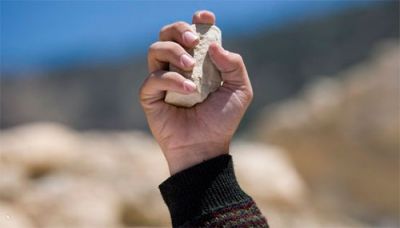 Задача про камінь,  що кинуто горизонтально