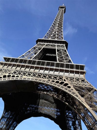 Задача про Ейфелеву вежу та яблуко