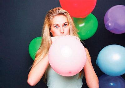 Чому повітряна кулька збільшує свій об&rsquo;єм при її надуванні?